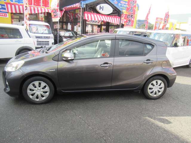 トヨタ アクア １．５ Ｓ H25年 (近畿) 99