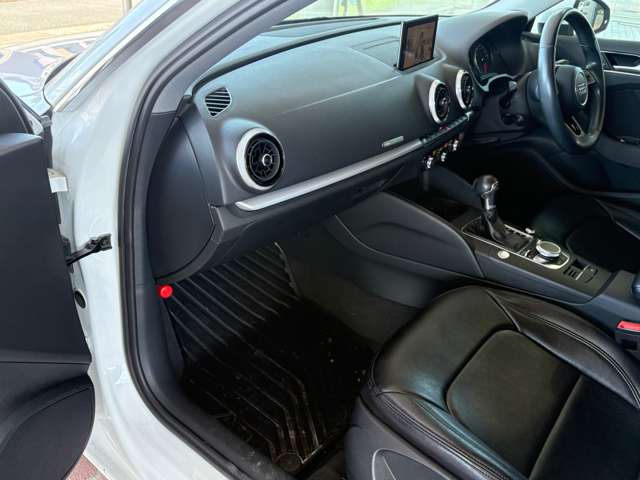 アウディ Ａ３　スポーツバック １．４　ＴＦＳＩ H29年 (九州・沖縄) 99
