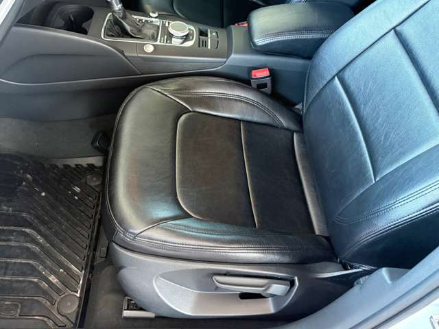 アウディ Ａ３　スポーツバック １．４　ＴＦＳＩ H29年 (九州・沖縄) 99