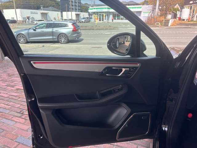 ポルシェ マカン ターボ ＰＤＫ ４ＷＤ H27年 (九州・沖縄) 99