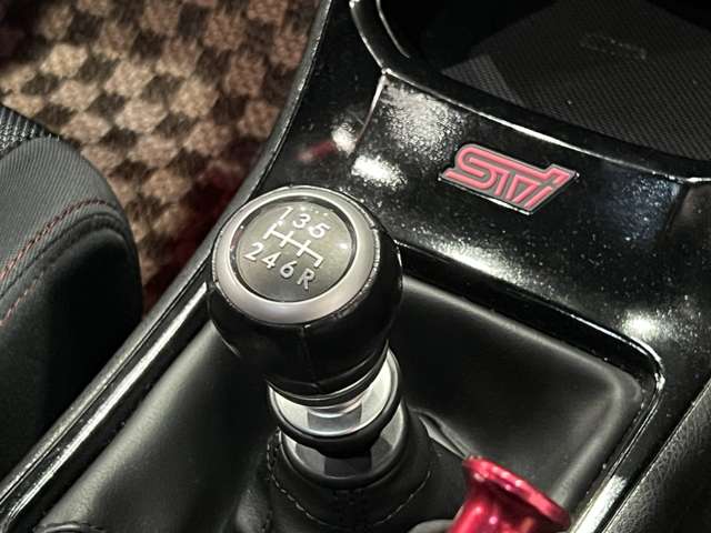 スバル インプレッサ ２．０ ＷＲＸ スペックＣ １８インチタイヤ仕様 ４ＷＤ H26年 (関東) 99