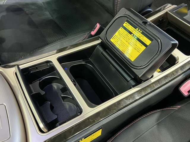 トヨタ ヴェルファイア ３．５Ｚ　ゴールデンアイズ H24年 (関東) 99