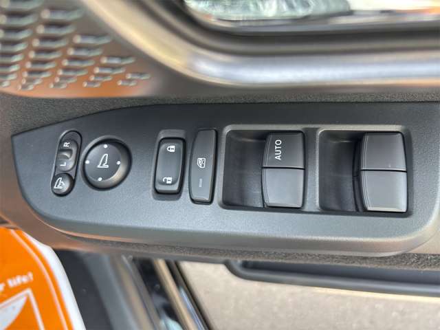 ホンダ Ｎ　ＢＯＸ カスタム ６６０ ターボ R8年 (九州・沖縄) 99