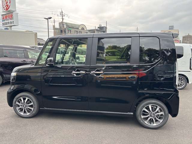 ホンダ Ｎ　ＢＯＸ カスタム ６６０ R8年 (九州・沖縄) 99