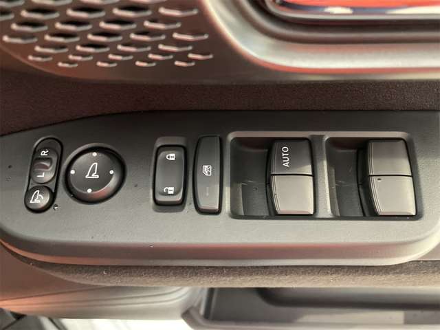 ホンダ Ｎ　ＢＯＸ カスタム ６６０ ターボ R8年 (九州・沖縄) 99