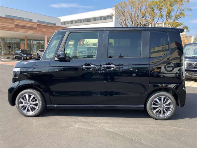 ホンダ Ｎ　ＢＯＸ カスタム ６６０ R8年 (九州・沖縄) 99
