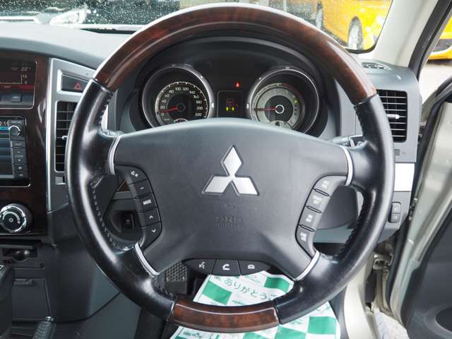 三菱 パジェロ ３．２ ロング スーパーエクシード ディーゼルターボ ４ＷＤ H26年 (甲信越・北陸) 99