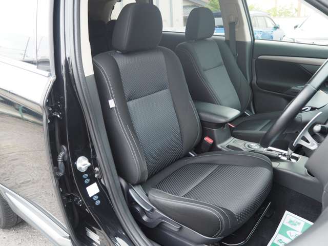 三菱 アウトランダー ２．４ ２４Ｇ セーフティパッケージ ４ＷＤ H28年 (甲信越・北陸) 99