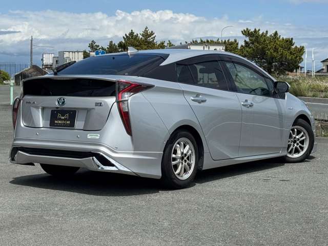 トヨタ プリウス １．８ Ａ H28年 (東海) 99