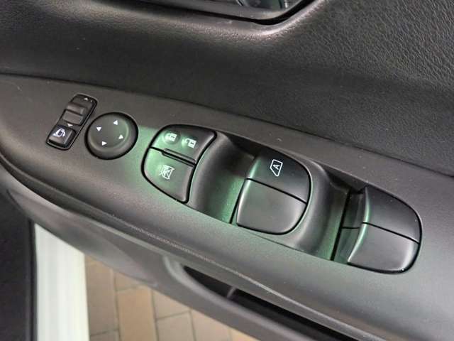 日産 セレナ ２．０ ハイウェイスター Ｖ アーバンクロム R3年 (近畿) 99