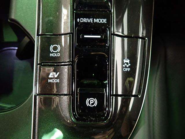 トヨタ クラウン　スポーツ　ハイブリッド ２．５ Ｚ Ｅ－ＦＯＵＲ ４ＷＤ R6年 (近畿) 99