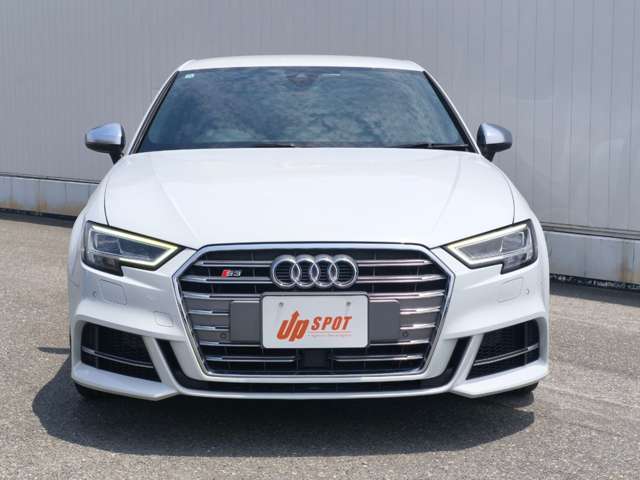 アウディ Ｓ３　スポーツバック ２．０ ４ＷＤ R2年 (近畿) 99