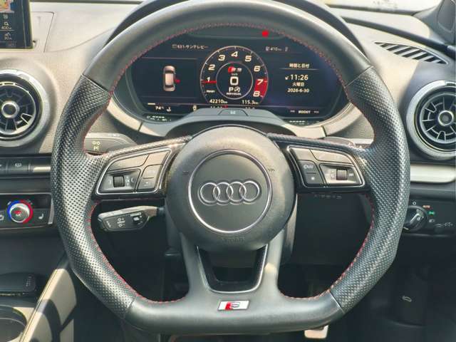 アウディ Ｓ３　スポーツバック ２．０ ４ＷＤ R2年 (近畿) 99