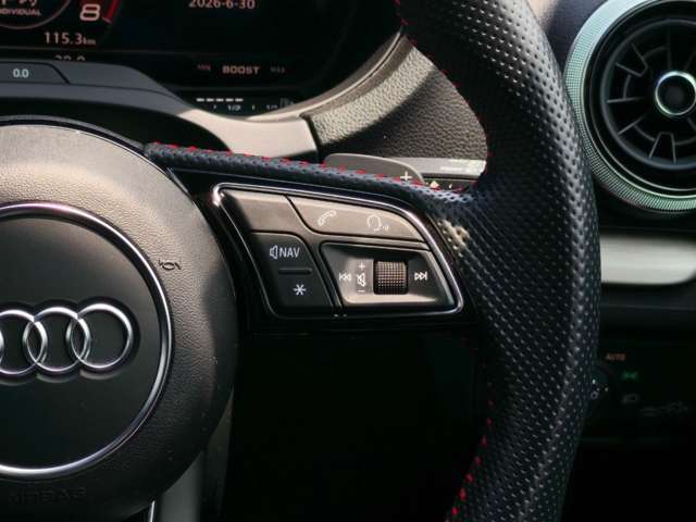 アウディ Ｓ３　スポーツバック ２．０ ４ＷＤ R2年 (近畿) 99