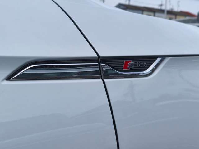 アウディ Ａ５　スポーツバック ２．０ ＴＦＳＩ クワトロ スポーツ Ｓラインパッケージ ４ＷＤ H29年 (近畿) 99