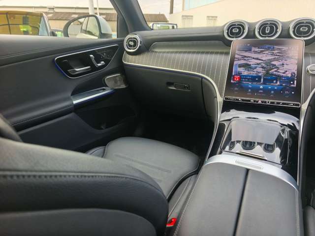 メルセデスベンツ ＧＬＣクーペ ２２０ Ｄ ４マチック（ＩＳＧ搭載モデル） ＡＭＧラインパッケージ ディーゼルターボ ４ＷＤ ＭＰ２０２４０１ R6年 (近畿) 99