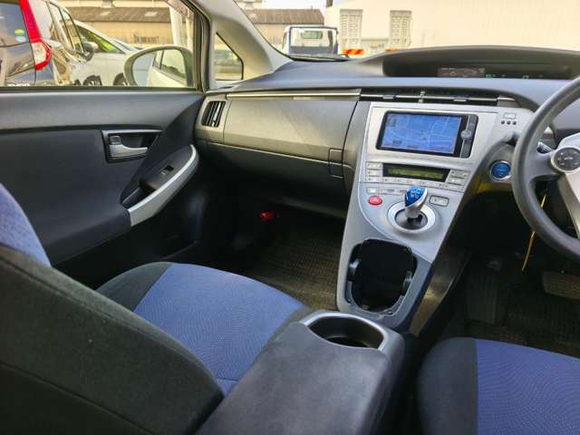 トヨタ プリウス １．８ Ｓ H26年 (近畿) 99