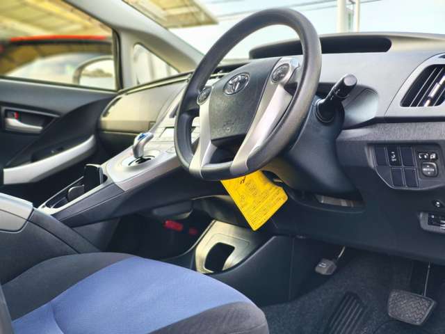 トヨタ プリウス １．８ Ｓ H26年 (近畿) 99