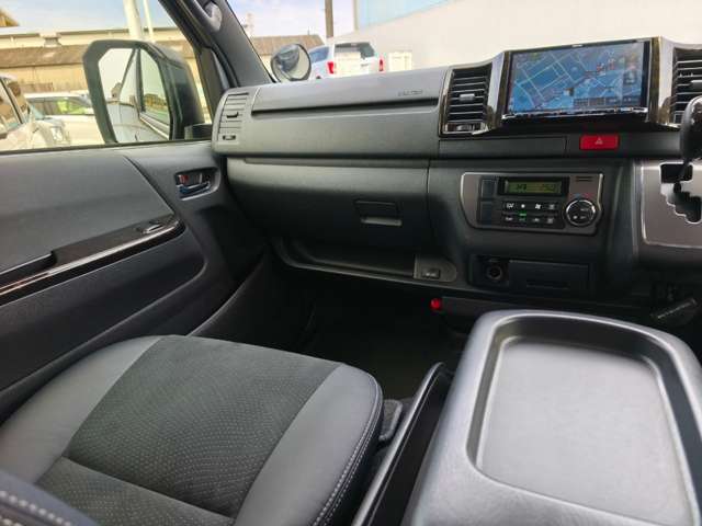 トヨタ ハイエースバン ２．８ スーパーＧＬ ダークプライムＩＩ ロングボディ ディーゼルターボ ４ＷＤ R6年 (近畿) 99