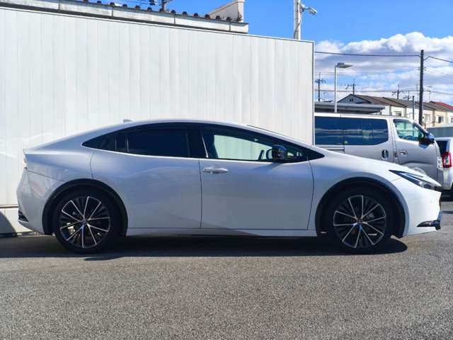 トヨタ プリウス ２．０ Ｚ R5年 (近畿) 99