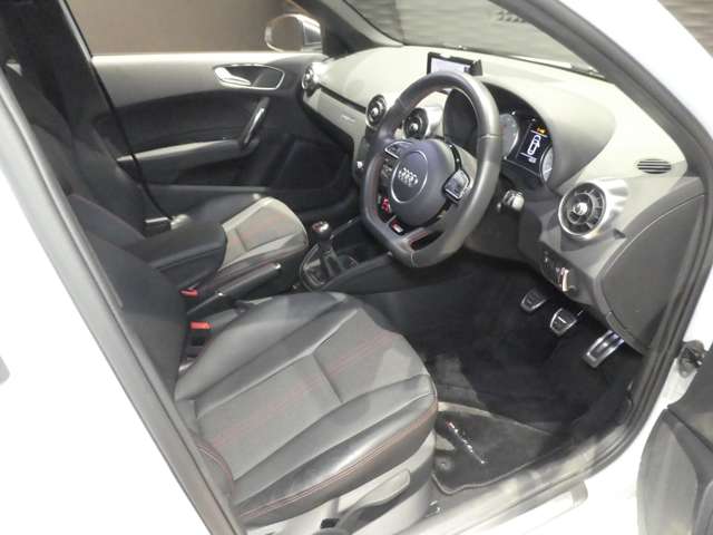 アウディ Ｓ１　スポーツバック ２．０ ４ＷＤ H29年 (関東) 99