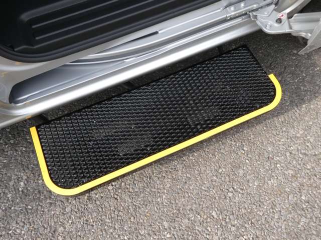 日産 ＮＶ２００バネットバン １．６ チェアキャブ 車イス２名仕様 R8年 (関東) 99
