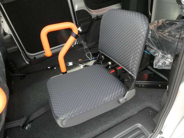 日産 ＮＶ２００バネットバン １．６ チェアキャブ 車イス２名仕様 R8年 (関東) 99
