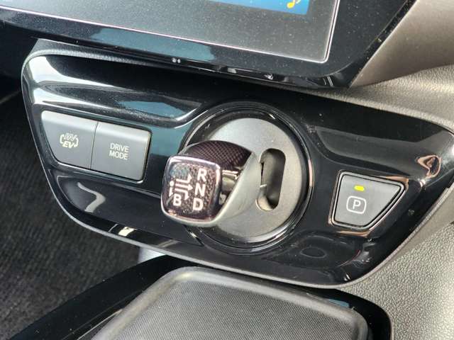 トヨタ プリウスＰＨＶ １．８ Ｓ ナビパッケージ ＧＲ スポーツ R2年 (近畿) 99
