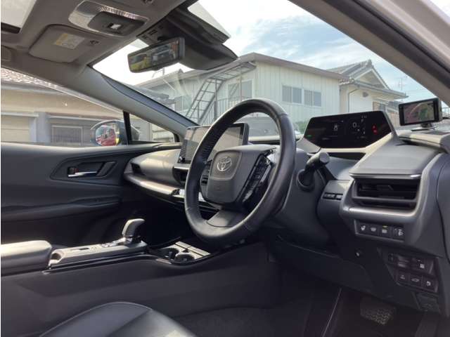 トヨタ プリウス ２．０ Ｚ R5年 (近畿) 99