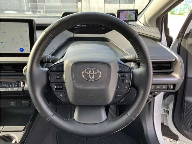 トヨタ プリウス ２．０ Ｚ R5年 (近畿) 99