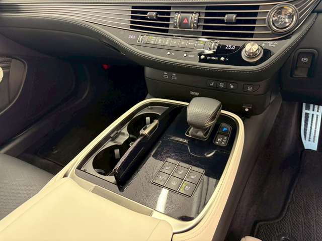 レクサス ＬＳ５００ｈ ５００Ｈ Ｆスポーツ ４ＷＤ R6年 (近畿) 99