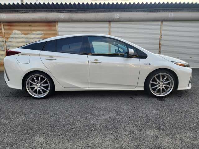 トヨタ プリウスＰＨＶ １．８ Ａ プレミアム H30年 (近畿) 99