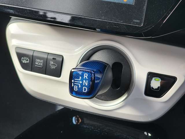トヨタ プリウスＰＨＶ １．８ Ａ プレミアム H30年 (近畿) 99