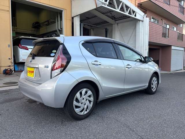 トヨタ アクア １．５ Ｓ H27年 (中国) 99