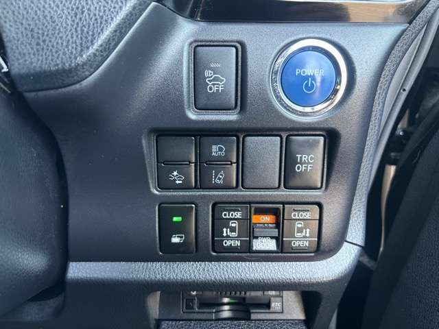 トヨタ ヴォクシー １．８ ハイブリッド ＺＳ 煌 H30年 (中国) 99