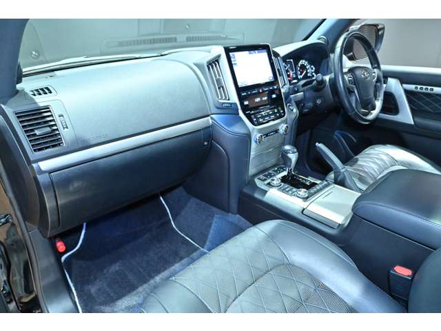 トヨタ ランドクルーザー ４．６ ＺＸ Ｇフロンティア ４ＷＤ H29年 (関東) 99