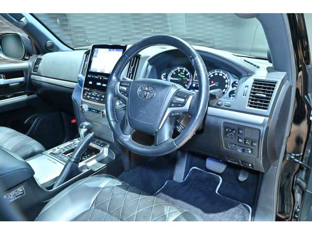 トヨタ ランドクルーザー ４．６ ＺＸ Ｇフロンティア ４ＷＤ H29年 (関東) 99