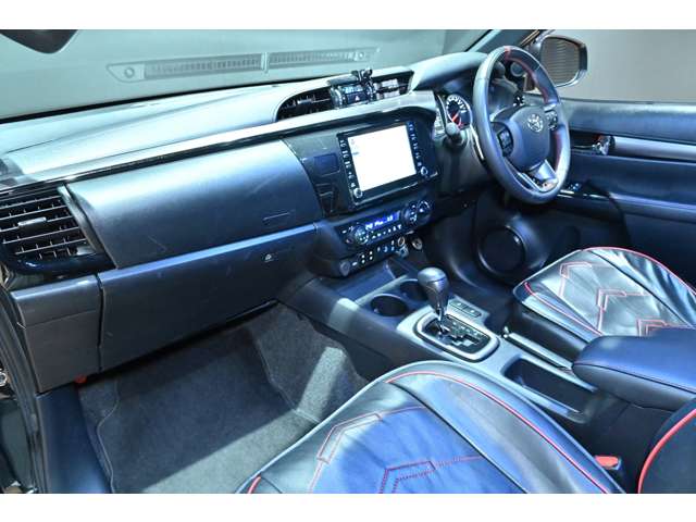 トヨタ ハイラックス ２．４ Ｚ ＧＲスポーツ ディーゼルターボ ４ＷＤ R5年 (関東) 99