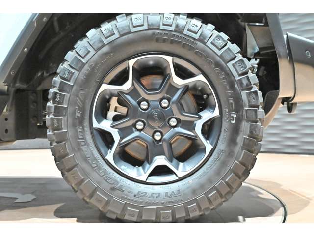 ジープ ラングラー　アンリミテッド アンリミテッド サハラ ２．０Ｌ ４ＷＤ R5年 (関東) 99