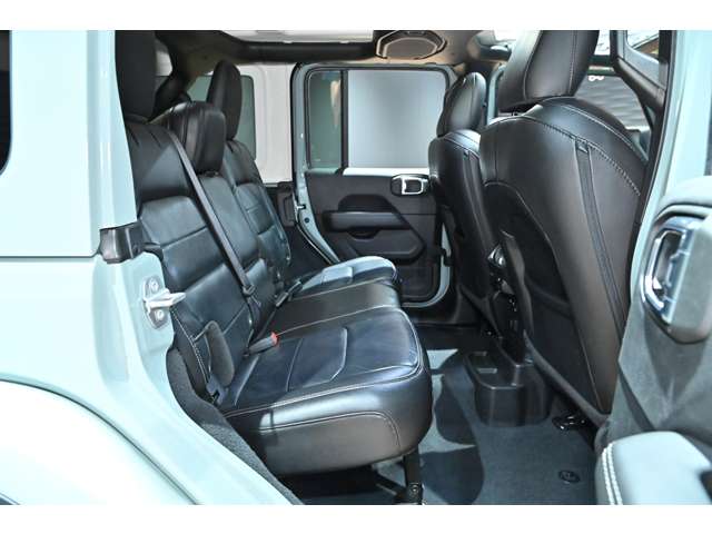 ジープ ラングラー　アンリミテッド アンリミテッド サハラ ２．０Ｌ ４ＷＤ R5年 (関東) 99