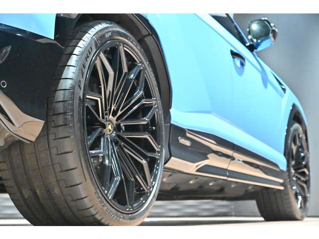 ランボルギーニ ウルス ＳＥ ４ＷＤ R8年 (関東) 99