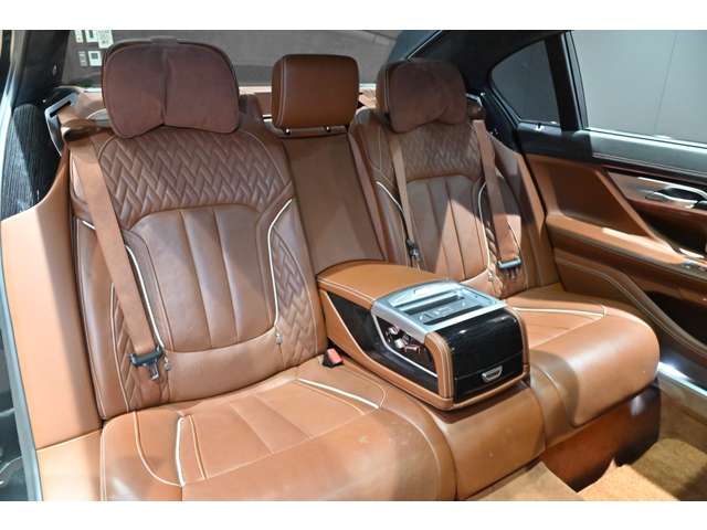 ＢＭＷ ７シリーズ Ｍ７６０ＬＩ Ｘドライブ ４ＷＤ H30年 (関東) 99