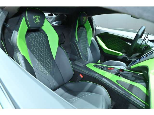 ランボルギーニ レヴエルト ６．５ ４ＷＤ R7年 (関東) 99