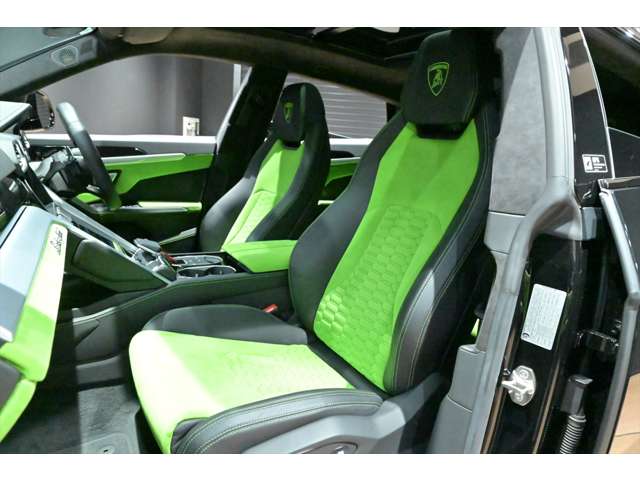 ランボルギーニ ウルス ４．０ ４ＷＤ R1年 (関東) 99