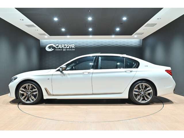 ＢＭＷ ７シリーズ Ｍ７６０ＬＩ Ｘドライブ ４ＷＤ H29年 (関東) 99