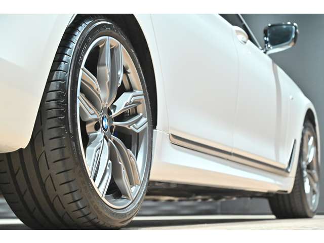 ＢＭＷ ７シリーズ Ｍ７６０ＬＩ Ｘドライブ ４ＷＤ H29年 (関東) 99