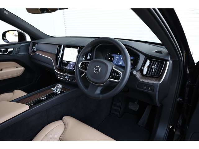 ボルボ ＸＣ６０ リチャージ アルティメット Ｔ６ ＡＷＤ プラグイン ハイブリッド ４ＷＤ R5年 (東海) 99