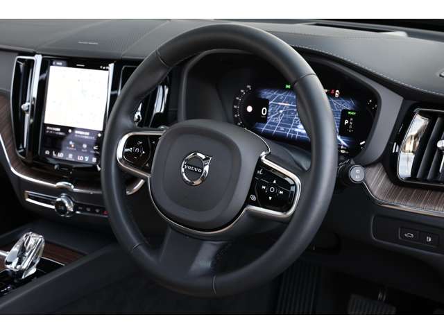 ボルボ ＸＣ６０ リチャージ アルティメット Ｔ６ ＡＷＤ プラグイン ハイブリッド ４ＷＤ R5年 (東海) 99