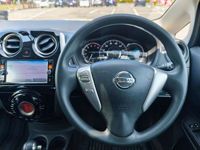 日産 ノート １．２ Ｘ ＤＩＧ－Ｓ H27年 () 99