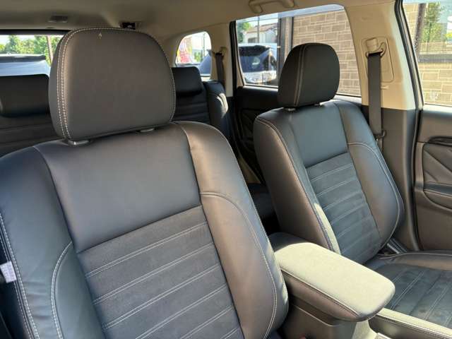 三菱 アウトランダーＰＨＥＶ ２．０ Ｇ セーフティパッケージ ４ＷＤ H27年 (九州・沖縄) 99